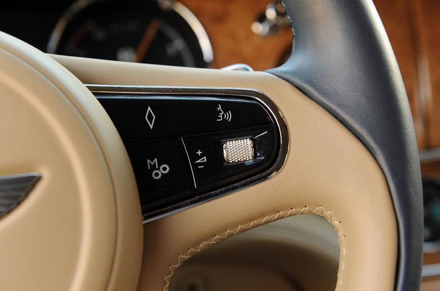  Bentley Mulsanne 2011 года  (фото 24 из 70)